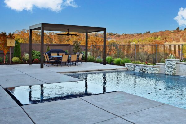 Detailed view of 3x3-inch aluminum post with 2x6 side plates installed in Rocklin, CA