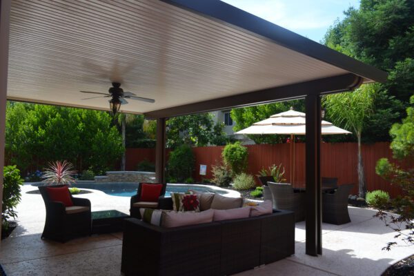 Clean-lined aluminum posts installed on modern outdoor patio cover installed in Wilton, CA